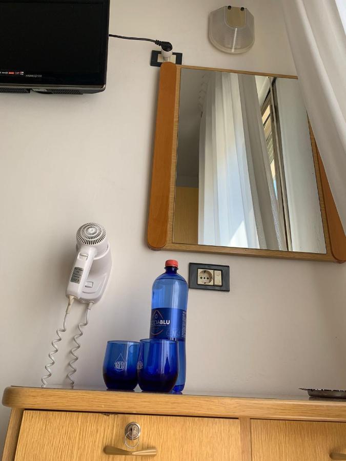Hotel Tre Grazie Rimini Kültér fotó